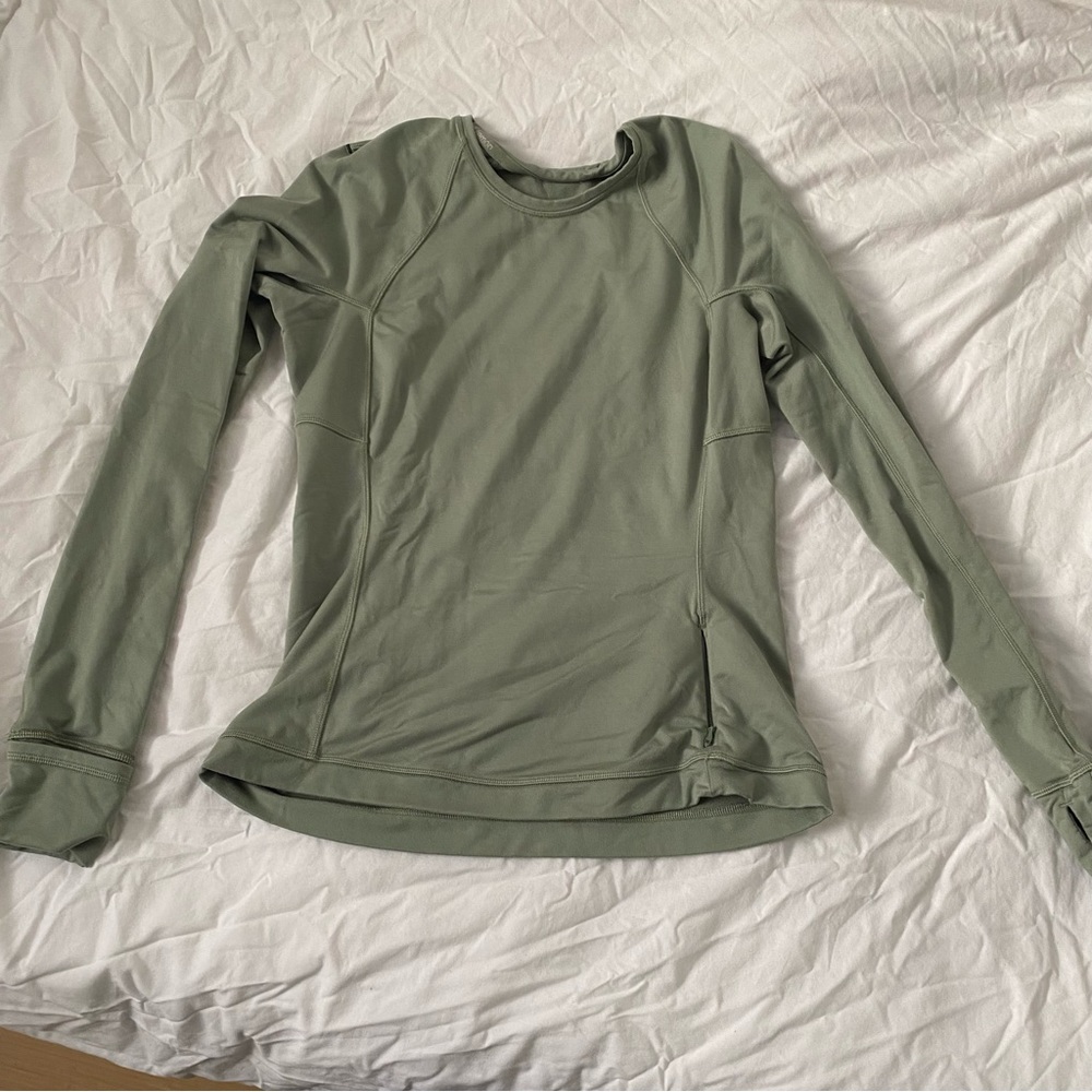 green lululemon long sleeve